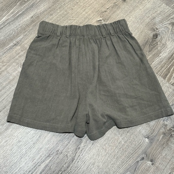 NWT Evereve Z Supply Calista Shorts Moss Grey Small - Picture 4 of 8